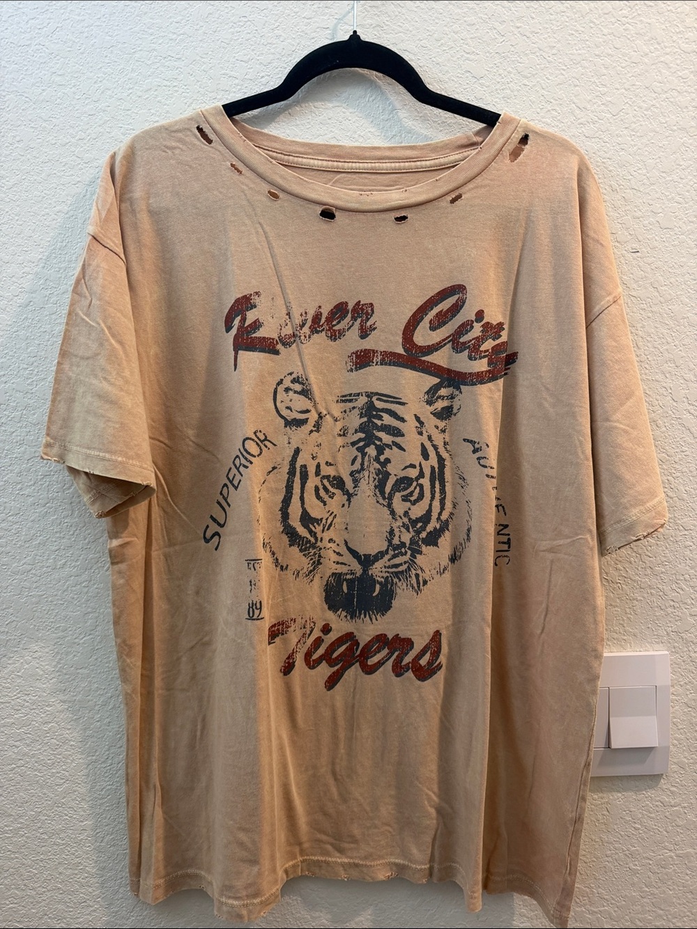 NWOTS Vintage Canvas Tiger 🐯 Graphic tee - Picture 2 of 5